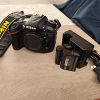 Nikon D7100: body + 2 batterie e caricabatterie 