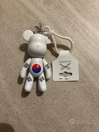 accessorio con bandiera coreana