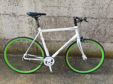 bicicletta scatto fisso