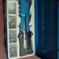 Rivettatrice manuale