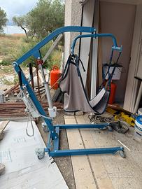 SOLLEVATORE ELETTRICO PER DISABILI