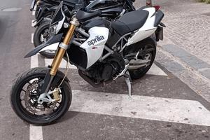 Aprilia dorsoduro 750
