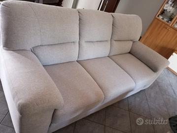 Divano tre posti