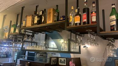 Scaffale è porta bicchiere bottiglieria