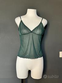 Top verde trasparente con spalline stile lingerie