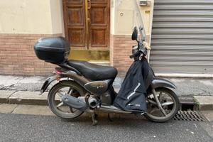 Aprilia Scarabeo 50 4t