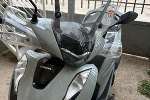 Sh 125 anno 2024 km 8000 2700