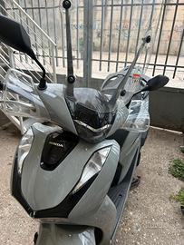 Sh 125 anno 2024 km 8000 2700