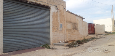 Immobile commerciale zona Porto