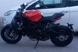 Mv agusta dragster 800 rosso