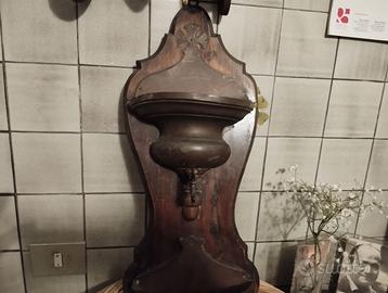 Acquasantiera Antica bronzo e noce con rubinetto