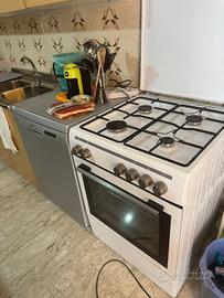 Cucina a gas 4 fuochi con forno – Bianca