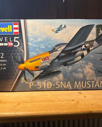 Modellino statico revell p51 mustang