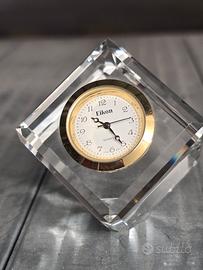 Orologio da scrivania Eikon in blocco di cristallo