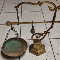 Bilancia a stadera antica in ottone