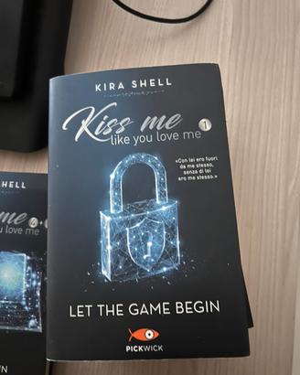 Lotto 4 libri "kiss me like tou love me"