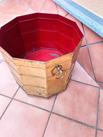 Portavaso in ottone con ruote