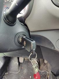 Blocchetto accensione TOYOTA YARIS 998cc benzina d