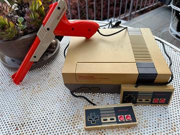 Console Nintendo anni 80 + giochi