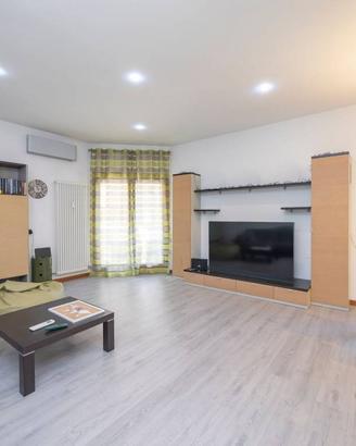 Appartamento di 130 m² con 4 locali e box auto a M