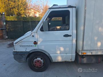 IVECO TurboDaily 35-10 con Sponda Idraulica -