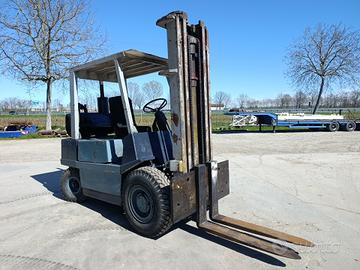 CARRELLO ELEVATORE MULETTO FIAT OM DI40C DIESEL TR