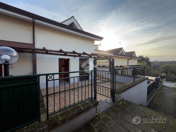 PORZIONE DI BIFAMILIARE A MORLUPO