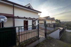 PORZIONE DI BIFAMILIARE A MORLUPO