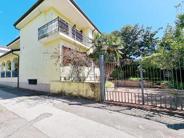 Villa bifamiliare Caserta [Cod. rif 3230422VRG]