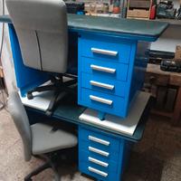 Scrivania/banco da lavoro con cassetti