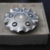 N.1 coprimozzo cerchio MOMO Ferrari II 13 e 14