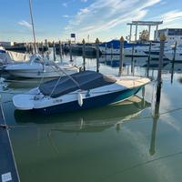 barca a motore entrofuoribordo 7mt