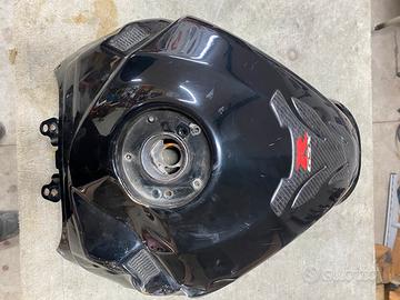 Serbatoio gsxr k6 750