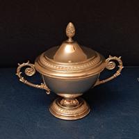 zuccheriera Delfi in peltro 95/100