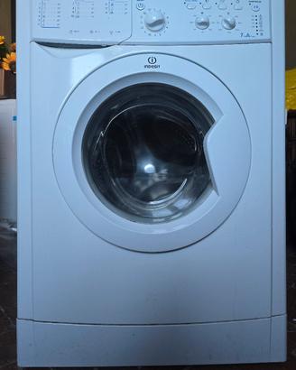 Lavatrice 7kg Indesit