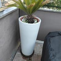 Vaso fioriera Veca bianco alto e grande di design