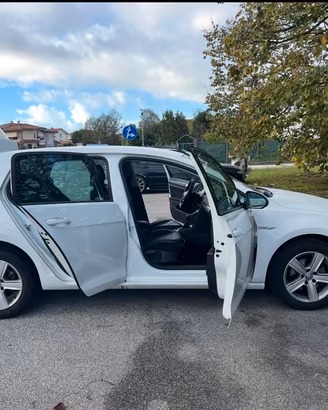 Volkswagen  Golf TGi 2015