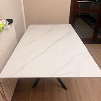 Tavolo effetto marmo