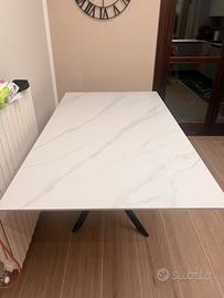 Tavolo effetto marmo