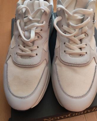 Sneakers donna bianche nero giardini