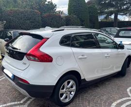 VOLVO V40 Cross Country D2 Summum