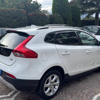VOLVO V40 Cross Country D2 Summum