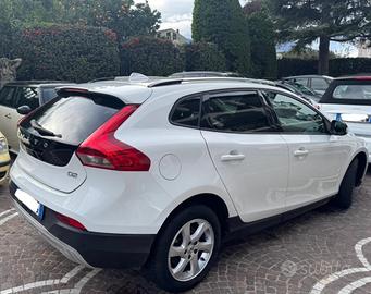 VOLVO V40 Cross Country D2 Summum
