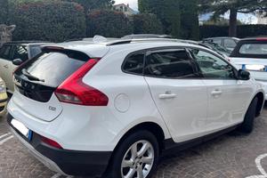 VOLVO V40 Cross Country D2 Summum