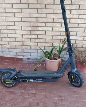 Monopattino Ninebot Max G2 E vedi descrizione