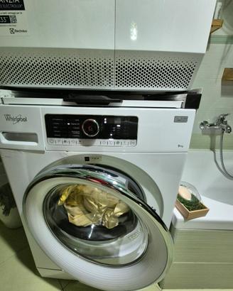 lavatrice 9 kg. Whirlpoll 6 sense