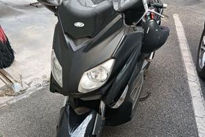 Yamaha xmax 250