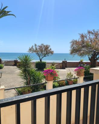 Fronte mare discesa privata in spiaggia
