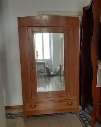 Armadio Antico ad Anta Unica in Legno