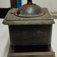 bilancia e macinino antichi 